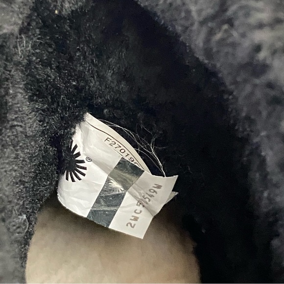 Ugg Classic Black Fluff Mini Quilted Suede Sheepskin Women Boots Size 10 Disc. - Picture 12 of 14